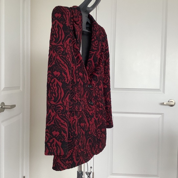 Gorgeous jacket - Picture 3 of 3